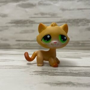 LPS Hasbro #110 Orange Shorthair Cat Green Eyes Paw Down 2004 Authentic